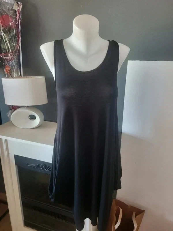 Vestido preto assimétrico – photo 2